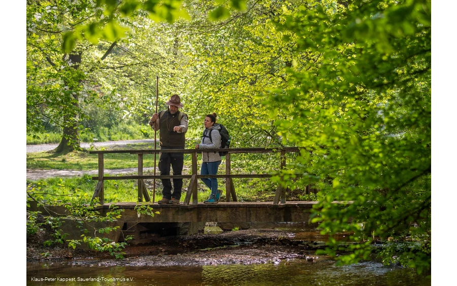 Ranger auf dem Themenwanderweg WaldKultur