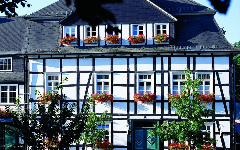 Frontansicht Romantikhotel Knippschild Frontansicht Romantikhotel Knippschild