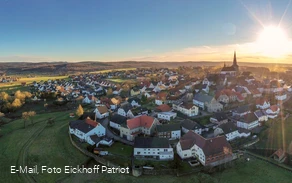 Blick auf das Bergdorf Kallenhardt