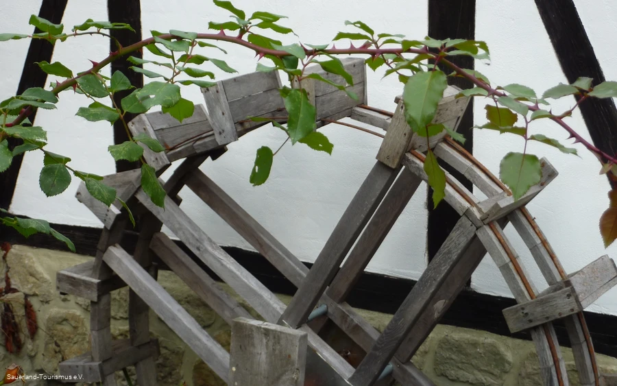 Wasserrad im Außenbereich