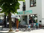 Außenansicht Eiscafe Bella direkt am Markplatz